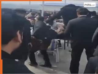 Viral Video: पाकिस्तान में नाश्ते के लिए टूट पड़े वकील, सोशल मीडिया पर आग की तरह फैला मारपीट का वीडियो
