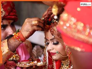 सुहागिन महिलाएं क्यों लगाती हैं मांग में सिंदूर और क्यों पहनती हैं पैरों ​में बिछिया? जानें धार्मिक महत्व