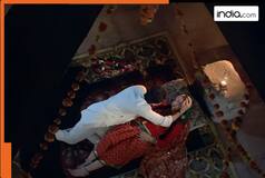 This blockbuster had several bold scenes, landed in controversy due to 1 song, debutant actress became  overnight star, the film was..., not Khalnayak
