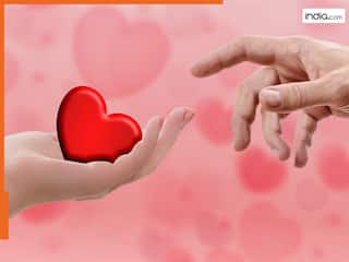 Valentine Day 2025: रिश्ते में बढ़ रही हैं दूरियां तो वैलेंटाइन डे पर मूलांक के हिसाब से करें ये उपाय