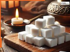 Vastu Tips: कपूर का टुकड़ा चमकाएगा किस्मत, इन 5 जगहों पर रखने से होगी पैसों की बारिश