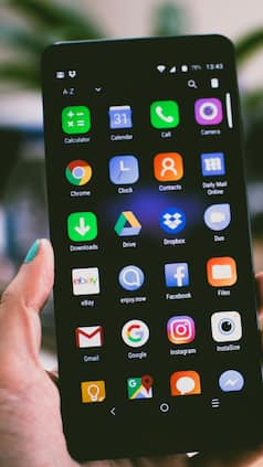 आपका आधार कार्ड कौन कर रहा इस्तेमाल? मिनटों में ऐसे लगाएं पता