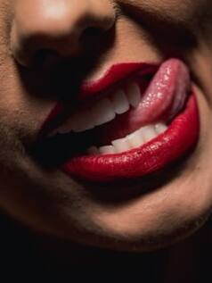 जीभ कटना नहीं है आम बात, ज्योतिष शास्त्र में छिपे हैं इसके गहरे मायने