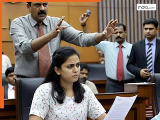 भरी अदालत में वकील ने जज साहब को ऐसा क्या बोल दिया? खानी पड़ेगी जेल की हवा, शर्ट की बटन खोल पहुंचा कोर्ट और...