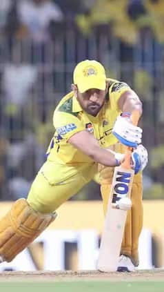 इस बार नहीं चल रहा धोनी मैजिक, लेकिन MSD का अभी संन्यास का मूड नहीं