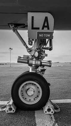 प्लेन के टायर की हवा कार से अलग क्यों होती है?