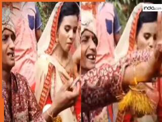 Dulha Dulhan Ka Video: सुंदर दुल्हन पाकर खिल गया बुजुर्ग का चेहरा, तभी जो हुआ सोच नहीं सकते | देखें वीडियो