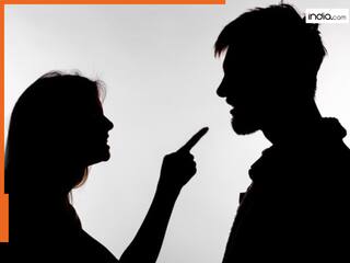 पत्नी को प्रेमी के साथ रंगरलियां मनाते पकड़ा, तो पति को दी नीले ड्रम में काटकर भरने की धमकी