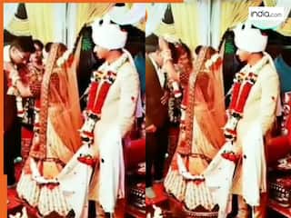 Dulha Dulhan Ka Video: दुल्हन ने सबके सामने इस लड़के को पहना दिया हार, मंडप में देखता रह गया दूल्हा | देखें वीडियो