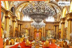 This house, owned by an Indian, is adorned with 560 kg of gold, the property is worth Rs 4000 crore, owner is...located in...
