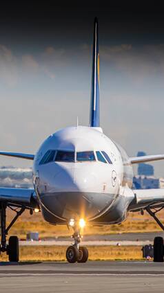 हवाई जहाज में क्यों होता है 'Horn'? 90% लोग नहीं जानते ये चौंकाने वाला जवाब!