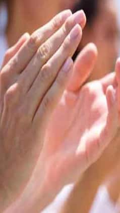 भजन-कीर्तन में क्यों बजाते हैं ताली?