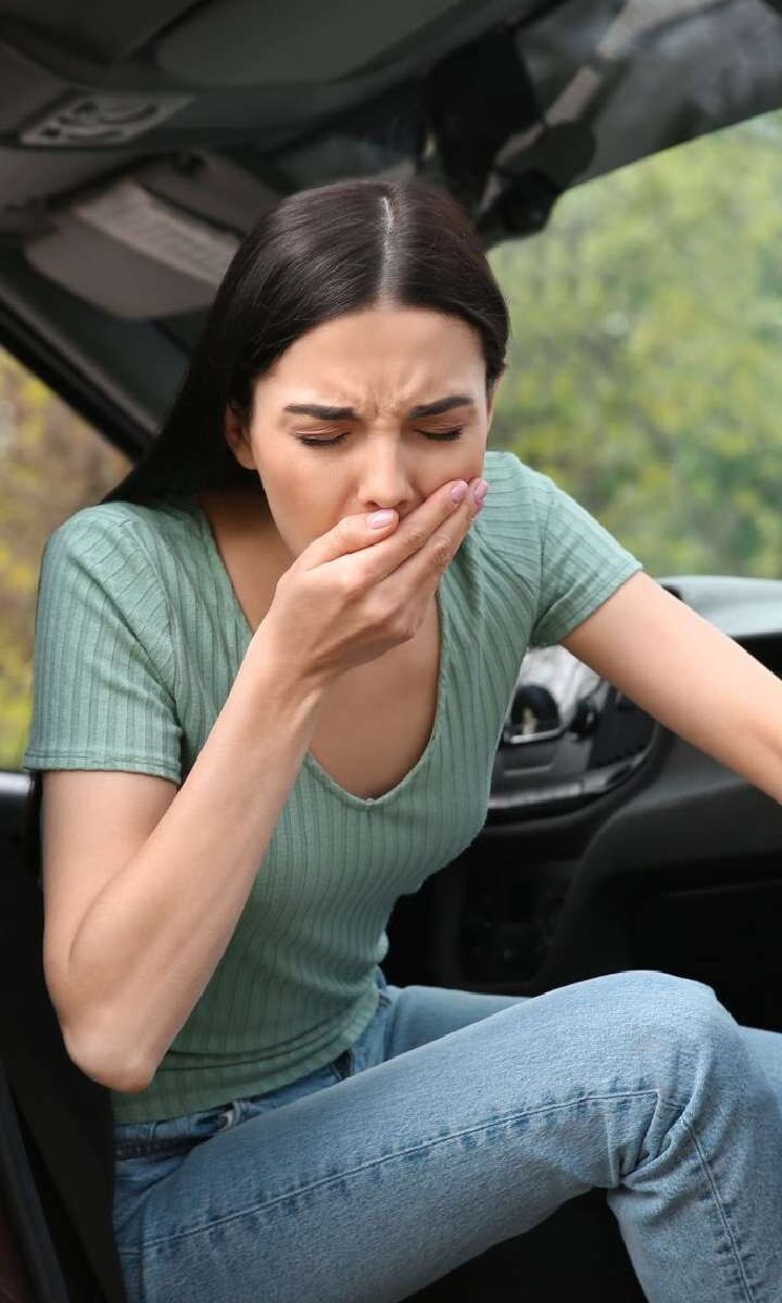 गाड़ी में बैठते ही आती है उल्टी? मिनटों में राहत देंगे ये 5 उपाय