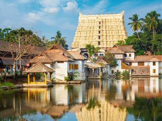 What’s Hiding On The Walls Of Thiruvananthapuram? This Walk Left Us Speechless!