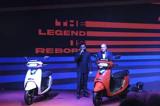 Kinetic DX Makes a Bold Comeback in a New Electric Avatar