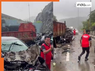 मुंबई-पुणे एक्सप्रेसवे पर भीषण सड़क हादसा: आपस में टकराई 18-20 गाड़ियां, 1 की मौत; कई किलोमीटर लगा लंबा जाम