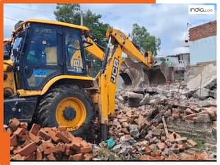 UP News : धर्मांतरण मामले में छांगुर बाबा के भतीजे के घर पर चला बुलडोजर