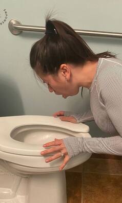 प्रेग्नेंसी के दौरान क्यों होती है Vomiting?