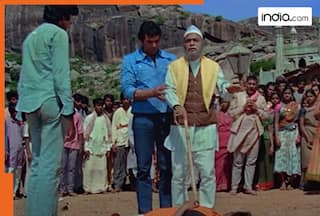 This scene was deleted from Sholay, took 3 days to shoot it, but never made to theatre, scene is...