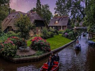 Giethoorn Looks Like A Disney Movie—Here Are 7 Facts That Prove It’s Real!