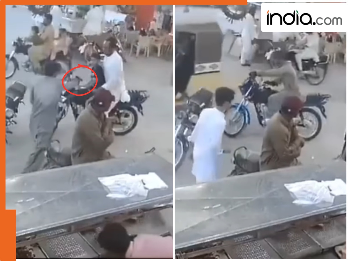 बीच सड़क पर फिल्मी स्टाइल में बंदूक की नोंक पर छीनी बाइक! दिन-दहाड़े वारदात का Viral Video देख उड़ जाएंगे होश