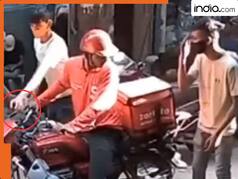 3 सेकेंड में गायब हुआ फोन! मार्केट में चोरों की टीम ने ऐसे लगाई 'फील्डिंग', देखकर दहल जाएंगे आप- देखें Viral Video