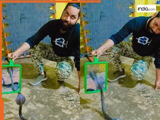 Sanp Ka Video: आईने में खुद को देखते ही भड़क उठा सांप, फिर जो हुआ रूह कांप जाएगी | देखें वीडियो