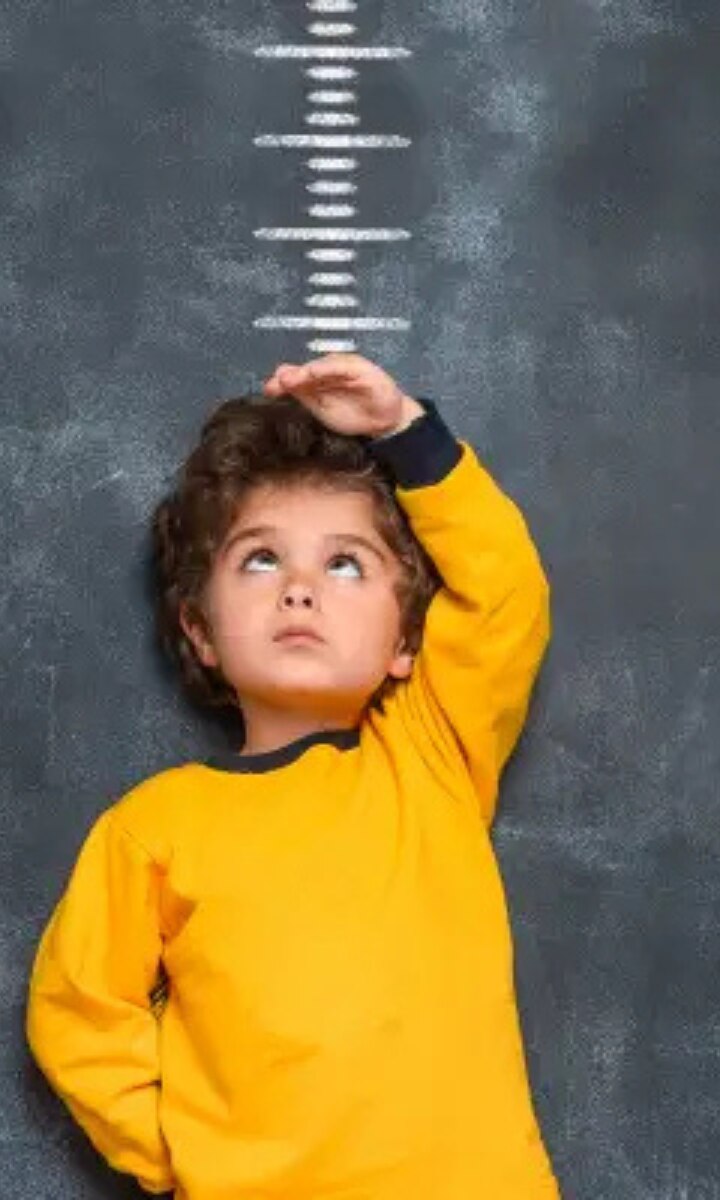 तेजी से बढ़ेगी बच्चे की कद-काठी, बस खिलाना शुरू कर दें ये 3 चीजें