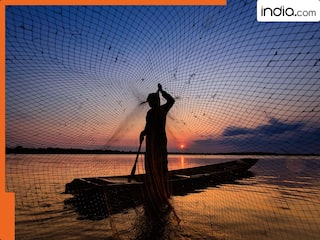 मछुआरों के जाल में फंसा ऐसा जीव, देखते ही नाव पर मच गया हड़कंप! जानिए क्या थी वो खतरनाक चीज?