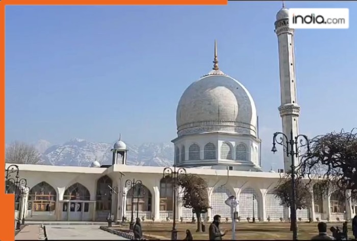 Why is Kashmir on the boil again? What exactly happened at the Hazratbal shrine?