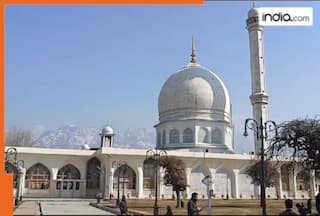 Why is Kashmir on the boil again? What exactly happened at the Hazratbal shrine?