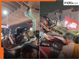 Viral Video: गुरुग्राम के ट्रैफिक में फंसा शख्स हो गया परेशान, बीच सड़क पर जो किया वो देखकर सभी रह गए हैरान!