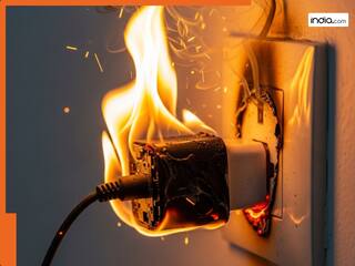 सॉकेट में छोड़ दिया फोन का अडेप्टर? एक छोटी भूल और जल कर खाक हो जाएगा पूरा घर!