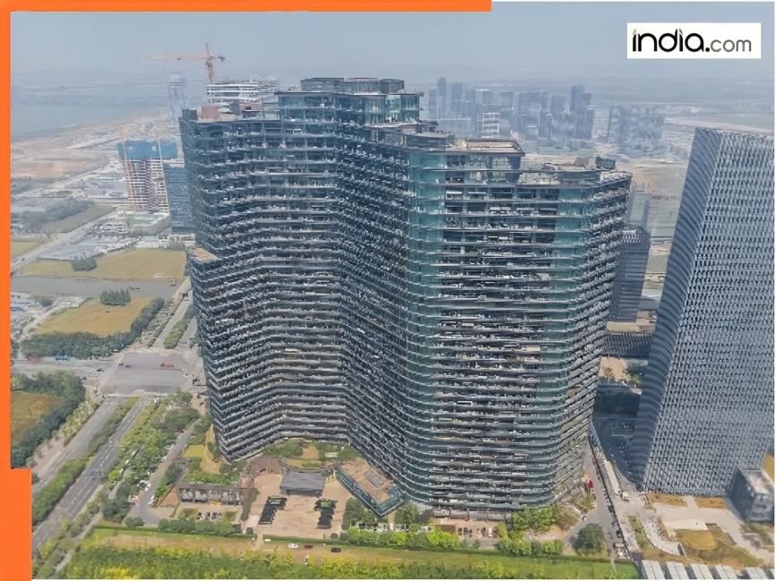 World's largest residential building is home to 20000 people; has restaurants, grocery shops, gyms; its located in...