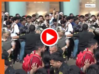 Apple Store बना कुश्ती का अखाड़ा, iPhone 17 खरीदने टूट पड़े लोग...जमकर चले लात-घूंसे | देखें Video