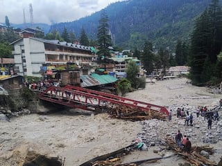 Why You Should Avoid Traveling To The Himalayas This Monsoon — A Reality Check For Wanderlusters