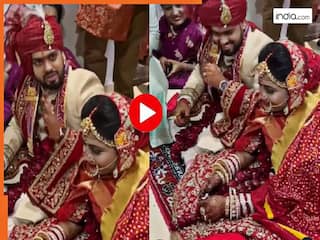 Dulha Dulhan Ka Video: दूल्हे ने दुल्हन को देखकर सुनाया ऐसा शेर, पास बैठीं मां भी हंसी पड़ी | देखें वायरल वीडियो
