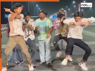 Tejashwi Yadav Viral Video: युवाओं के साथ डांस करते दिखे तेजस्वी यादव, सोशल मीडिया पर छा गया अंदाज | देखें वीडियो