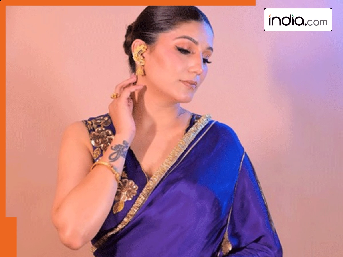 'मैं कागज बेरंग'...नीले रंग की साड़ी में बला की खूबसूरत लगीं Sapna Choudhary, लोग बोलें- शायर निकलीं आप तो