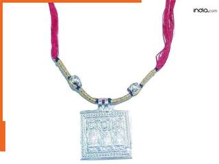 Ahoi Ashtami 2025: अहोई अष्टमी के दिन महिलाएं क्यों पहनती हैं ये खास माला? व्रत रख रही हैं तो जरूर पता होनी चाहिए वजह