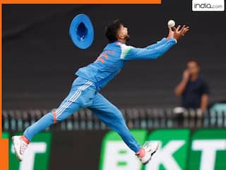 VIDEO: श्रेयस अय्यर ने पीछे भागते हुए कपिल देव के अंदाज में लपका अद्भुत कैच, लेकिन छोड़ना पड़ा मैदान, जानिए क्यों