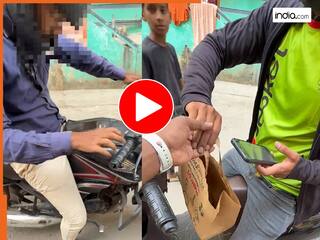 Diwali Ka Video: शख्स ने कई ऐप्स से एक साथ मंगवाई ढेर सारी मिठाइयां, फिर डिलीवरी बॉय के साथ जो किया... सोशल मीडिया पर जमकर वायरल हो रहा वीडियो