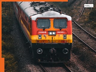 Indian Railways Rules: रेलवे ने कर दिया बड़ा बदलाव, अब बिना आधार नहीं मिलेगा ट्रेन का टिकट! लाखों यात्रियों पर पड़ेगा असर