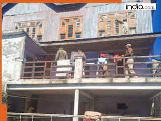 दुश्मनों से संबंध रखने के आरोप में कठुआ में दो SPO बर्खास्त, जम्मू-कश्मीर में आतंकी नेटवर्क खत्म करने के लिए सर्च अभियान जारी