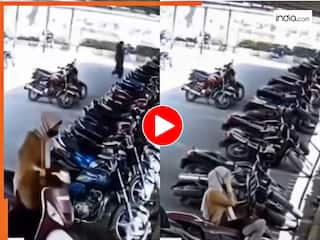 Scooty Girl Ka Video: स्कूटी गर्ल का नया कारनामा, पार्किंग में दो-चार नहीं एक साथ गिरा दी 20 बाइक | देखें वीडियो