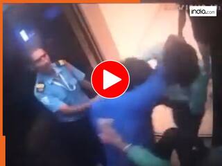 Prank Ka Video: प्रैंक करते ही भड़क गया लड़का, लिफ्ट में ही मार-मारकर मुंह सुजा दिया | देखें वीडियो