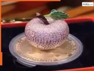 ये है दुनिया का सबसे महंगा 'सेब'! इसकी कीमत में आ जाएंगी कई लग्जरी कार, देखने के लिए उमड़ी भीड़