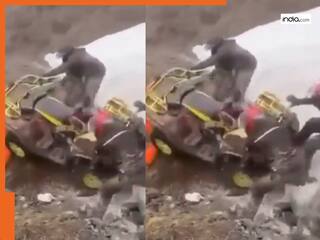 Viral Video: मौत को छूकर टक से वापस आया शख्स! स्टंट के जुनून में गंवा देता जान, वीडियो देख कांप गए लोग | देखें