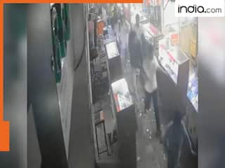 दुकानें छोड़कर भागे लोग, गलियों में अफरा-तफरी और... सामने आया दिल्ली ब्लास्ट का नया CCTV फुटेज