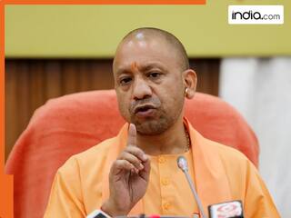 UP के हर स्कूल और कॉलेज में ‘वंदे मातरम्’ गाना हुआ अनिवार्य, योगी सरकार का बड़ा फैसला